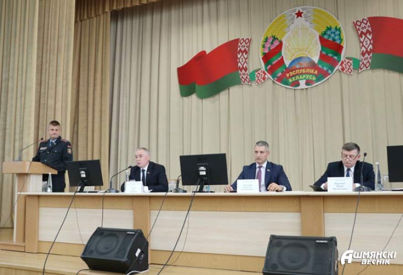Вопросы эффективности работы региональных интернетресурсов и профилактики пьянства обсудили на областном совещании в Ошмянах