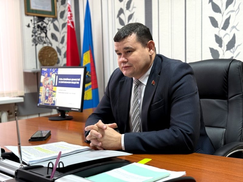Крепкая семья  основа развития государства День информирования населения проходит на Зельвенщине