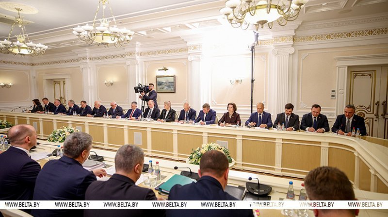 Пока картина неоднозначная Александр Лукашенко о работе экономики в  году