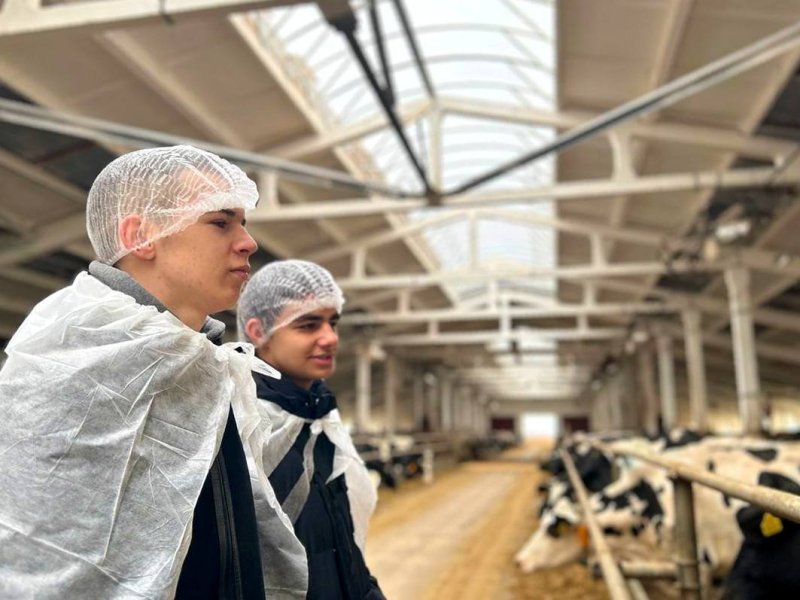 Профессию выбираем осознанно Голынковские школьники познакомились c работой зельвенcких предприятий