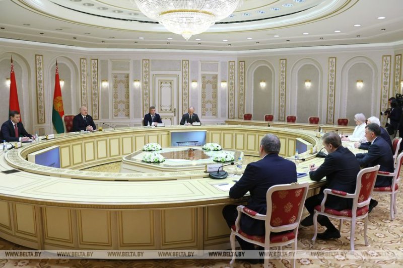 Александр Лукашенко мы готовы предложить Ростовской области товары и услуги на условиях лучше чем у иностранцев