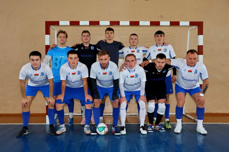 Тренер МФК ДинамоЗельва Виталий Павлов рассказывает об особенностях новой команды по минифутболу о старте сезона вопросах поддержки и развития