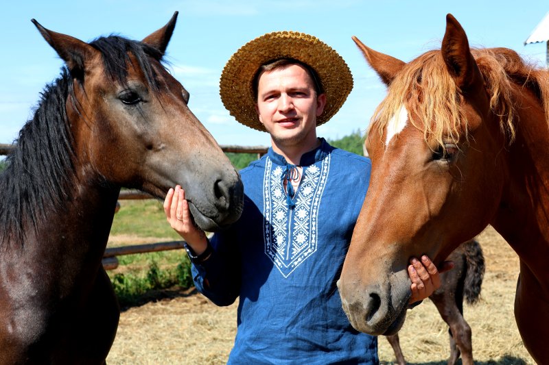 От агронома до заместителя руководителя хозяйства Профессиональный путь зельвенца Ильи Ефимова