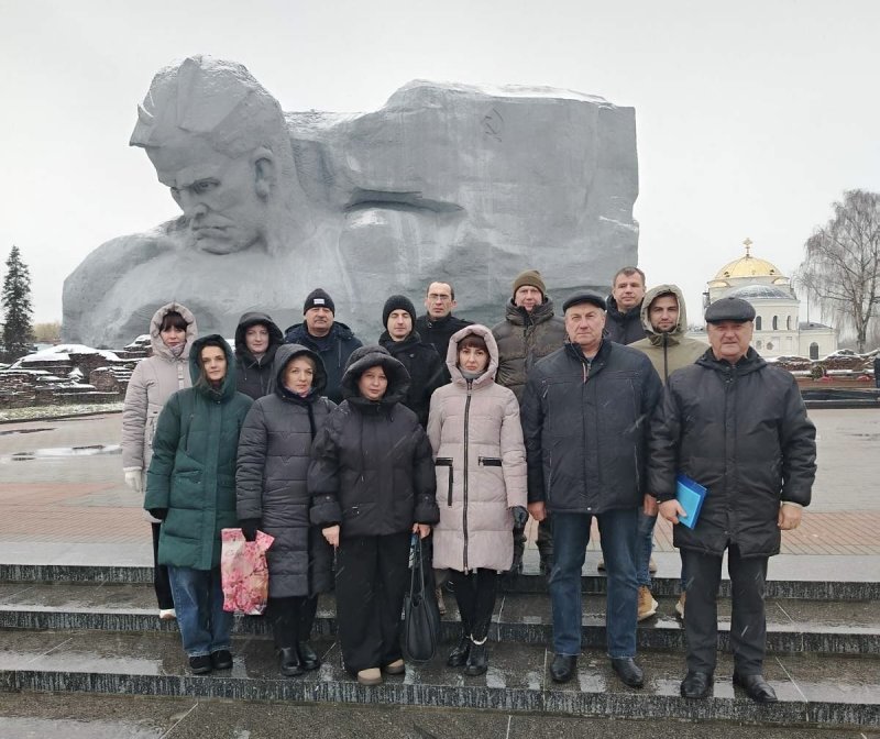 ФОТОФАКТ зельвенцы с экскурсией посетили значимые объекты Брестской области