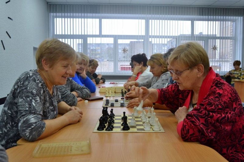 Важен верный ход В ЦСОН Зельвенского района прошел шашечный турнир