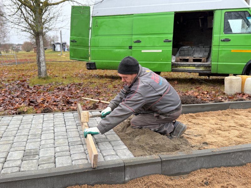 Как идут работы по обустройству памятного знака Зельвенский прорыв