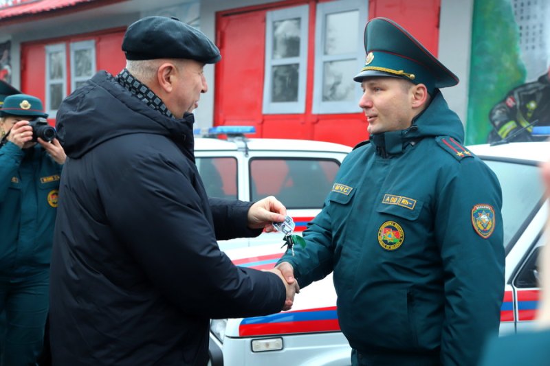 Маршрут  на безопасность Автопарк Зельвенского райотдела МЧС пополнился новым автомобилем