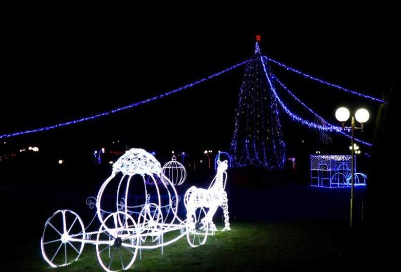 В Зельве зажгутся новогодние огни на главной елке района программа