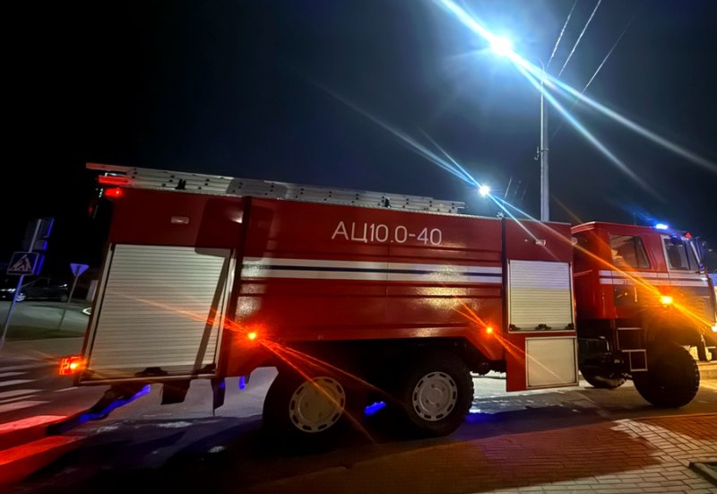 В Зельве горел автомобиль спасатели ликвидировали возгорание