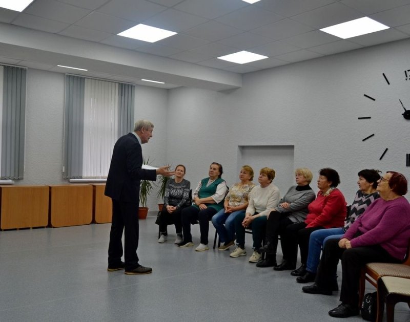 Разговор о важных аспектах жизни  в основе встречи делегата ВНС Сергея Багана с посетителями отделения ЦСОН