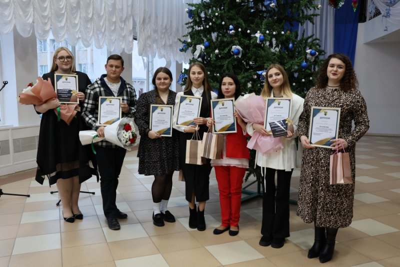 Молодость творчество и талант На Зельвенщине определены победители конкурса Лучший молодой специалист