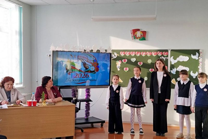 Встреча на все  Голынковские школьники встретились с начальником отдела образования райисполкома Светланой Жебрак