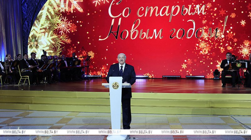 Мы все служим Отечеству Александр Лукашенко отметил заслуги тех кто двигает Беларусь вперед конкретными делами