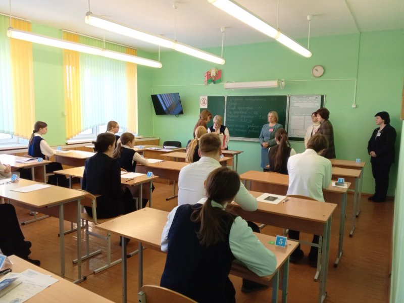 Сегодня одиннадцатиклассники Зельвенского района принимают  участие в репетиционном централизованном экзамене