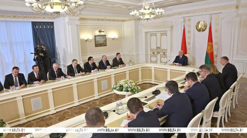 Спецназ из отличников стратегия с Китаем некадровый день и сердце микроэлектроники Итоги недели Президента