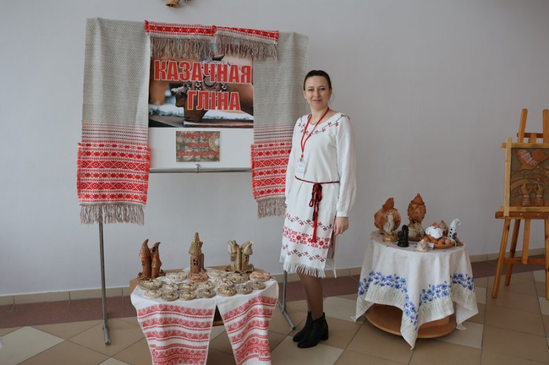 Глна што дорыць казку У Зэльве адкрылася выстава Казачная глна