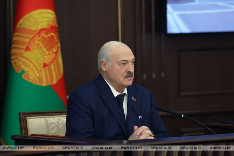 Александр Лукашенко Время почти военное экономика стала реальным полем боя