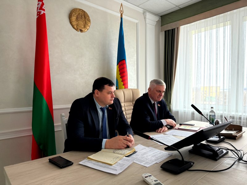 С рабочим визитом Зельвенщину посетил депутат Валентин Семеняко