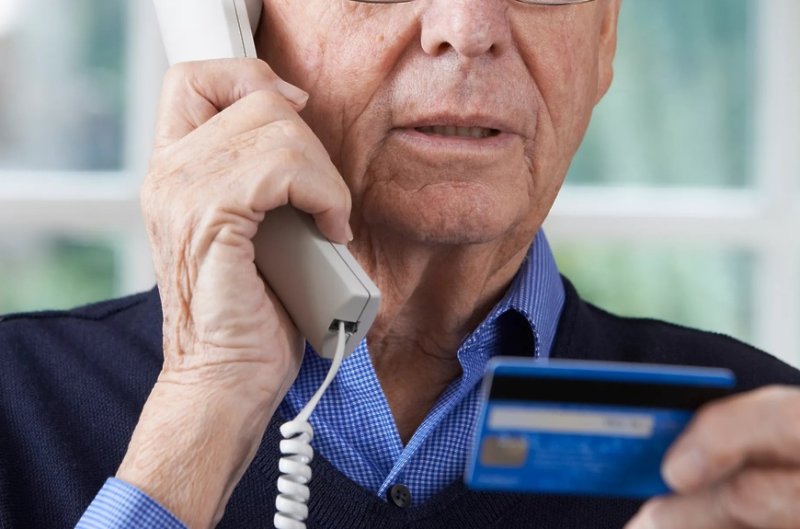 Как защитить пожилых и престарелых граждан от мошенничества