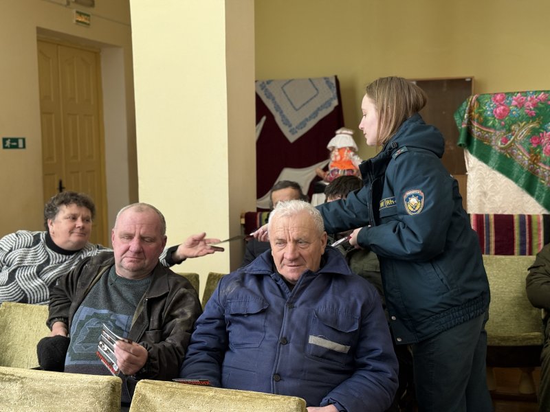 От цифр статистики к реальной защите На сельском сходе с жителями аг Каролин обсудили вопросы безопасности