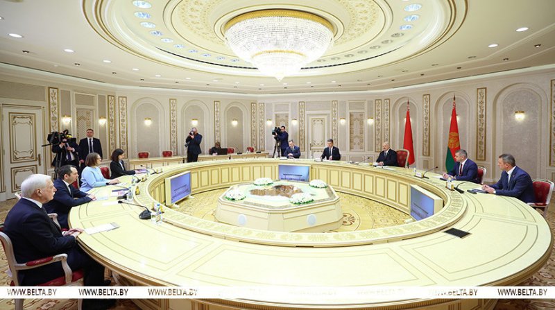 Лукашенко Беларусь готова создавать совместные предприятия с Мурманской областью