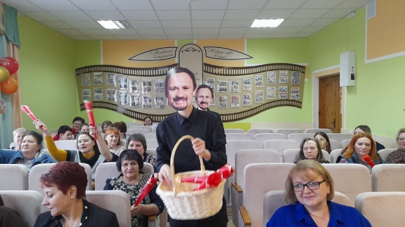 В санаторной школе поздравили женщин с наступающим  марта