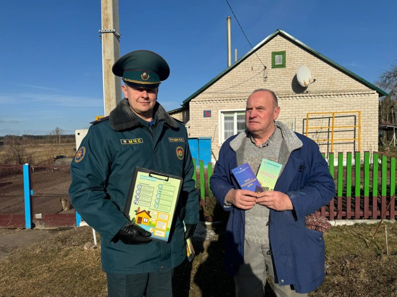 Зельвенские спасатели проинструктировали жителей прибрежной зоны перед паводком