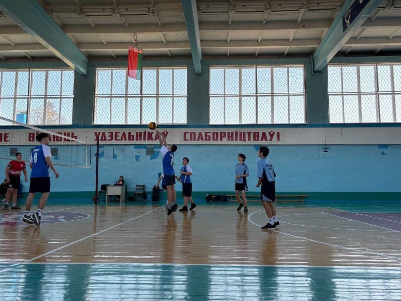 ФОТОФАКТ зельвенцы принимают участие в областных соревнованиях по волейболу