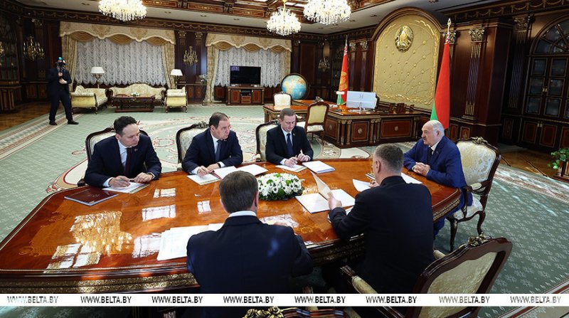 Надо поэкспериментировать Лукашенко предложил вариант для улучшения плодородия песчаной почвы