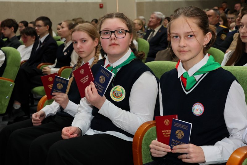 В Зельве состоялось торжественное мероприятие в честь Дня Конституции Республики Беларусь