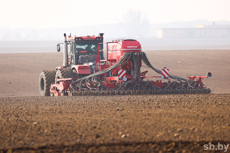 Аграрии Гродненской области приступили к севу ранних яровых культур