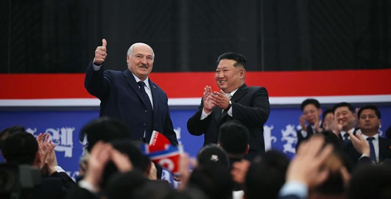 Ось добра с КНДР автомат в подарок аэрохоккей и вклад в рождаемость Итоги недели Президента