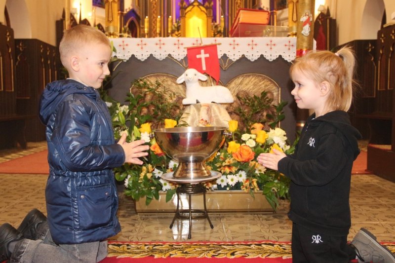 Зэльвенскя каталк рачыста святкуюць Вялкдзень