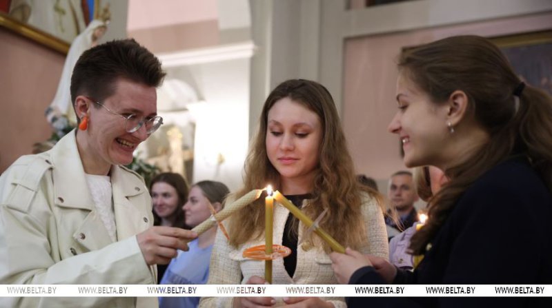 Лукашенко поздравил христиан с Пасхой осознание величия праздника преображает духовно