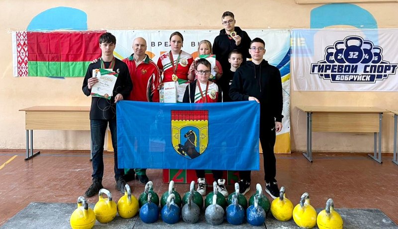 Зельвенские гиревики вернулись с республиканского первенства с наградами