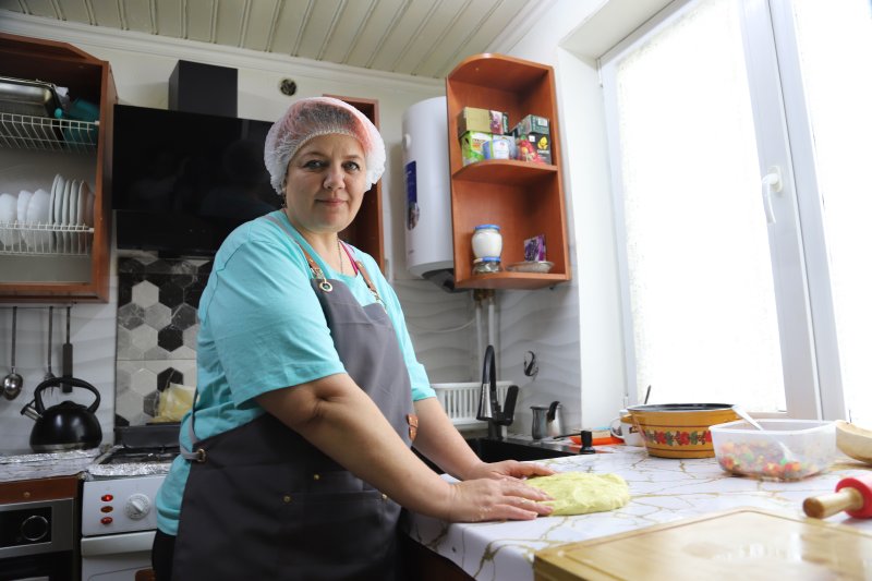 Из огня через Европу  в белорусскую деревню Семья из Украины нашла покой и дело жизни на зельвенской земле