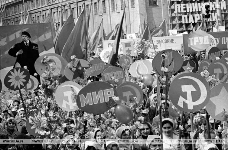 Ах Первомай  кадров которые вызовут ностальгию по советскому детству