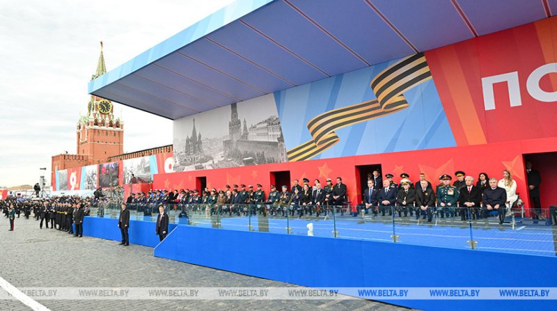 Лукашенко принял участие в параде Победы на Красной площади в Москве