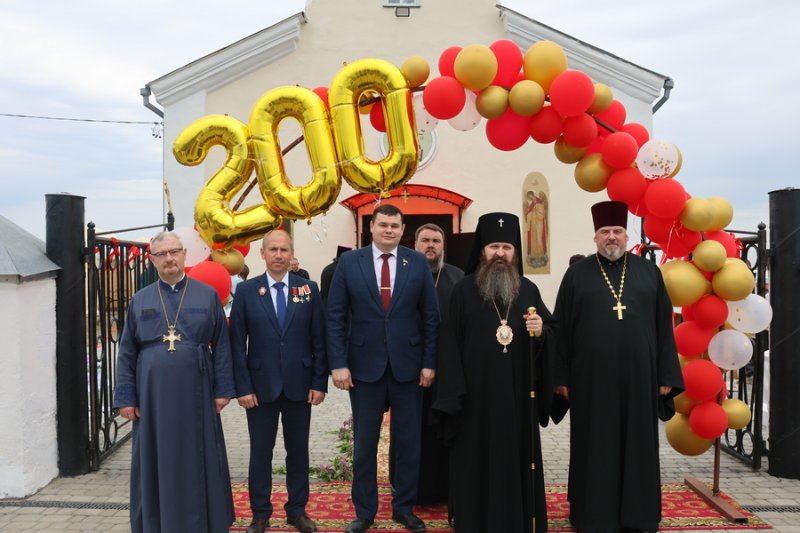 Храм с богатой историей Праздничную литургию по случаю летия СвятоМихайловской церкви возглавил Владыка Антоний