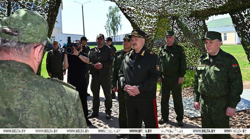 Военная тематика в центре внимания Лукашенко приехал к ракетчикам в Осиповичский район