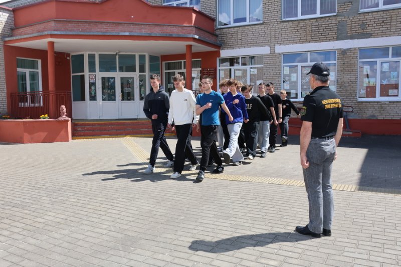 Учебнополевые сборы в Зельвенском районе первый опыт Защитника