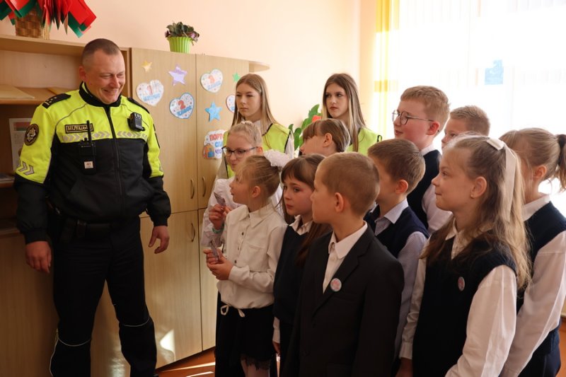 Школьников готовят к каникулам ГАИ проводит профилактические акции