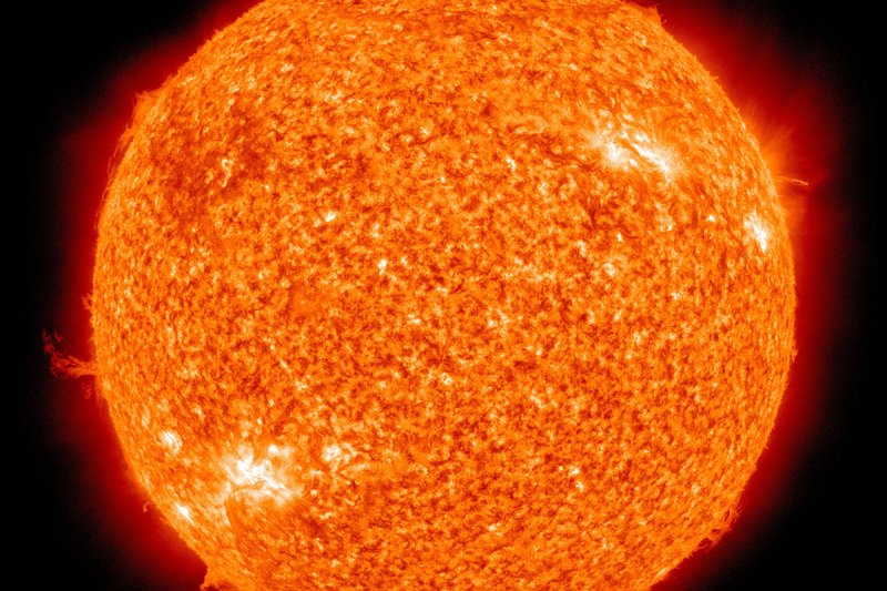 Облако плазмы от первой за полтора месяца солнечной вспышки Х улетело в сторону Земли