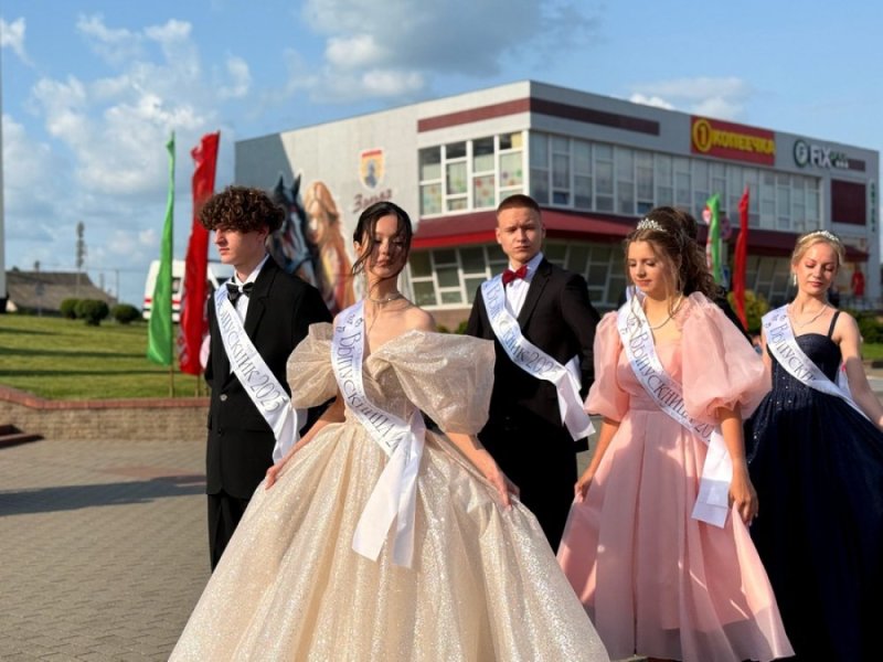 Школьный выпускной вечер состоится  июня