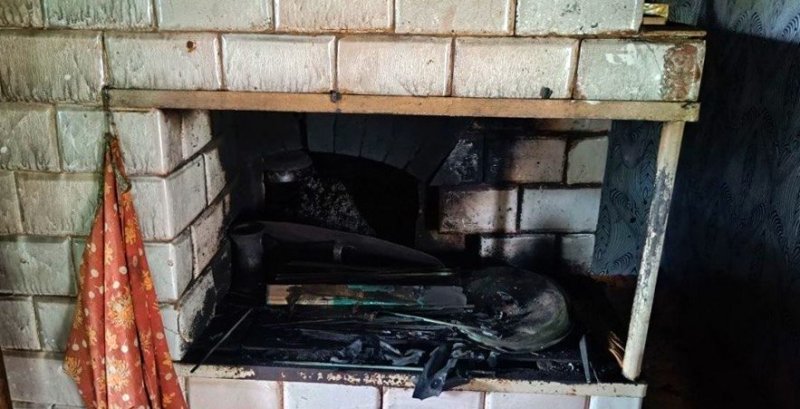 В Зельвенском районе спасатели потушили пожар в хозпостройке