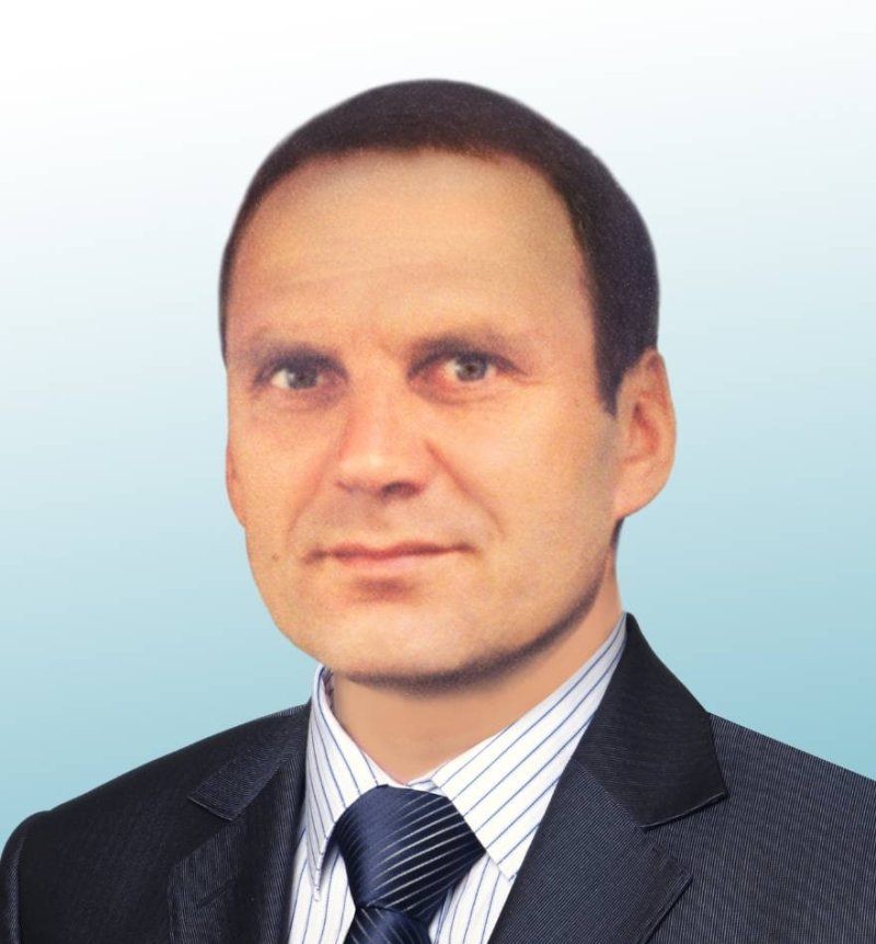 Председатель футбольного клуба Лида Валентин Бурнос Какими бы сложными ни были политические разногласия между странами дети в этих конфликтах стр