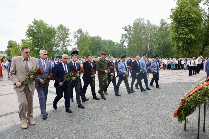 Сенатор Павел Ошурик принял участие в мероприятиях в День всенародной памяти жертв Великой Отечественной войны