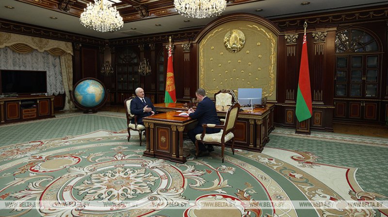 Промышленность сельское хозяйство внешний контур Александр Лукашенко принял с докладом премьерминистра