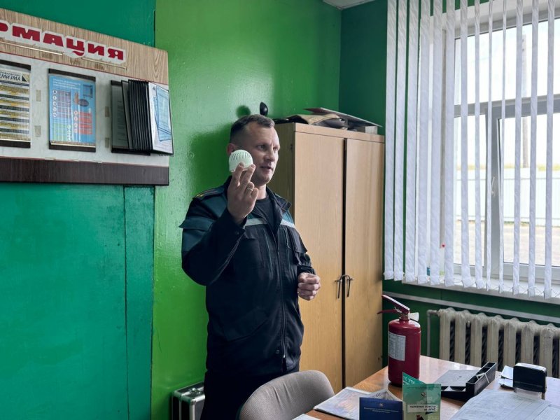 Спасатели напомнили правила безопасности работникам филиала Мижеречи