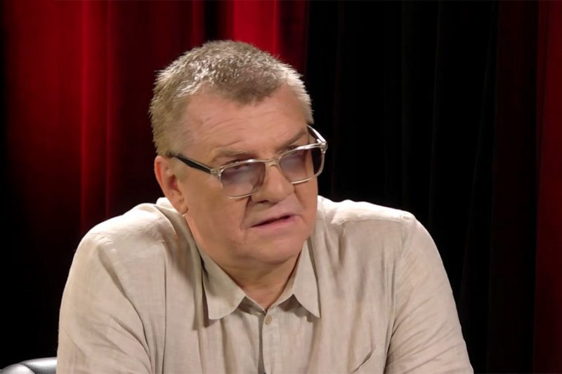 Тиханский Европа успешно превращает свои демократические устои в фашистские